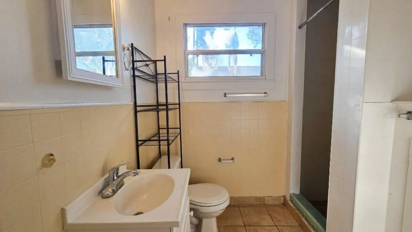 In-Law full bathroom