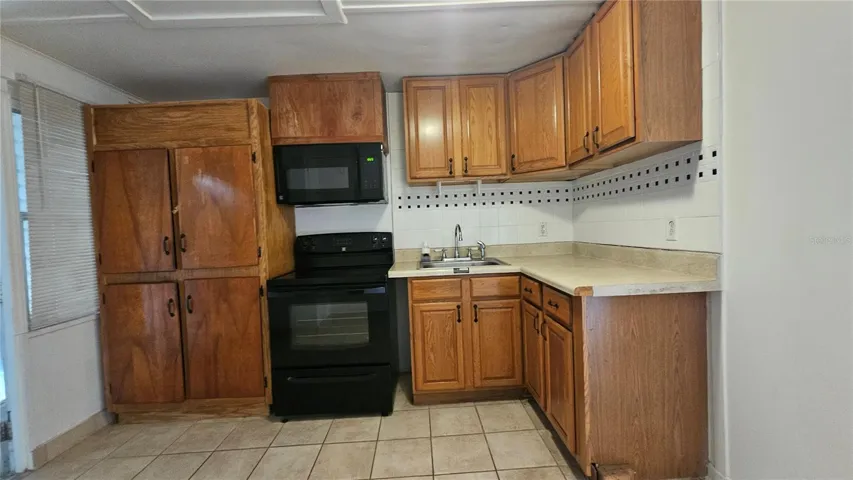In-Law full kitchen