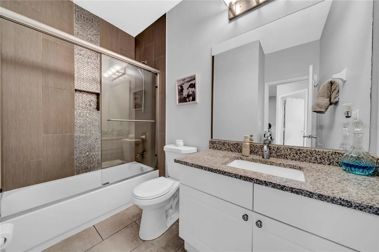 Secondary Full Bath Upstairs