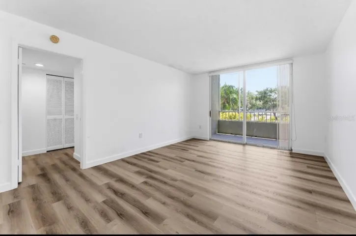 Open Floor Plan Living/ Dining Combo