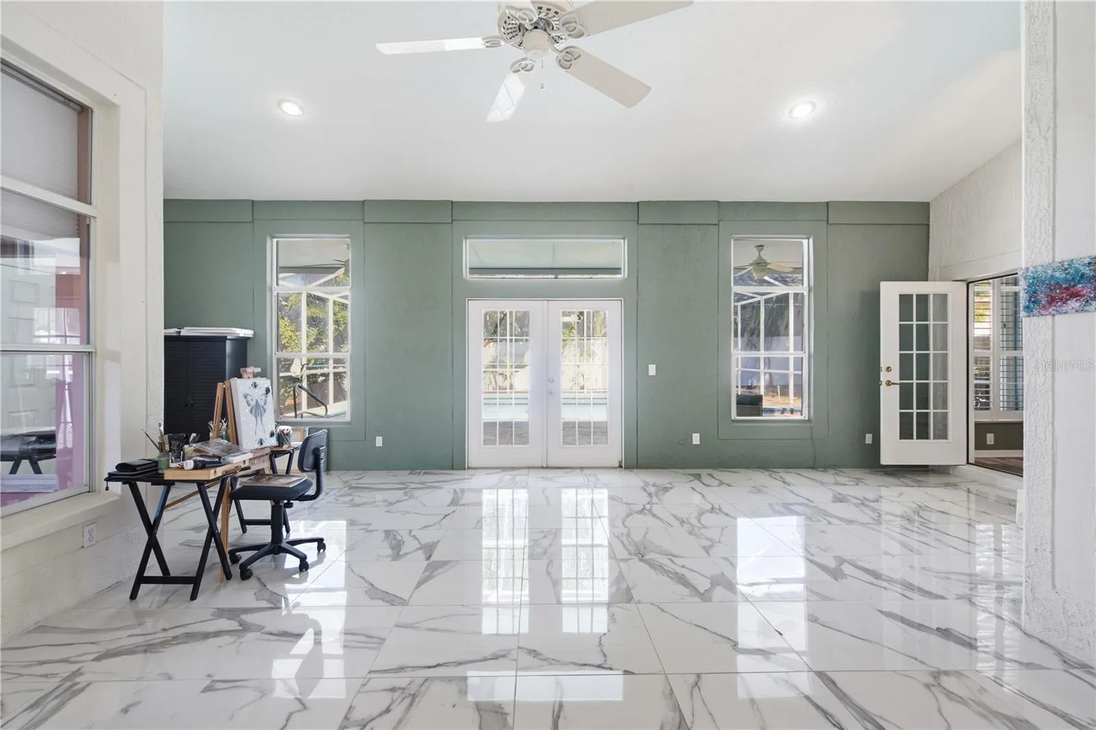 super spacious sun room! wow!