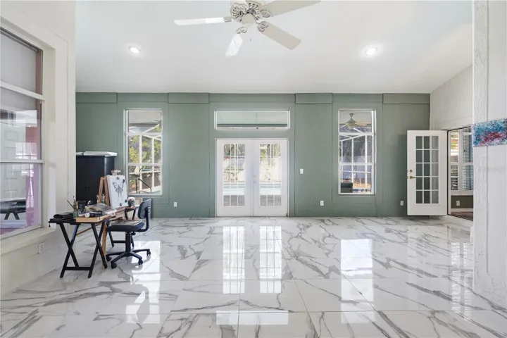 super spacious sun room! wow!