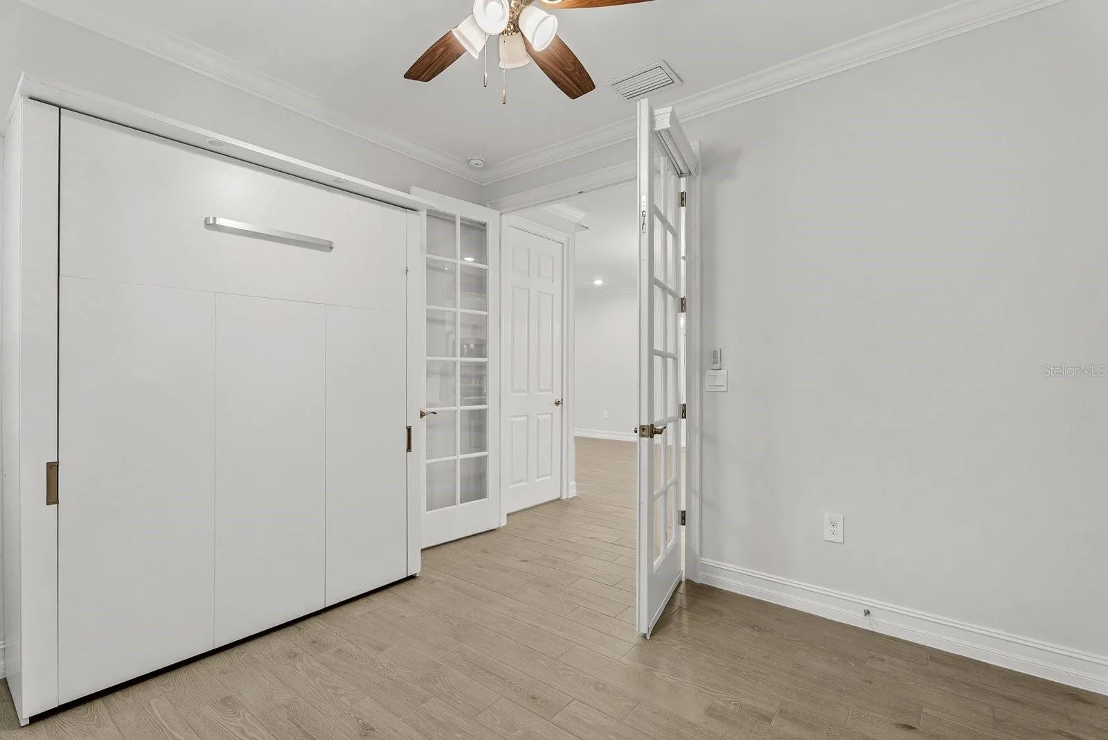 Study/ Bedroom #3 Murphy Bed