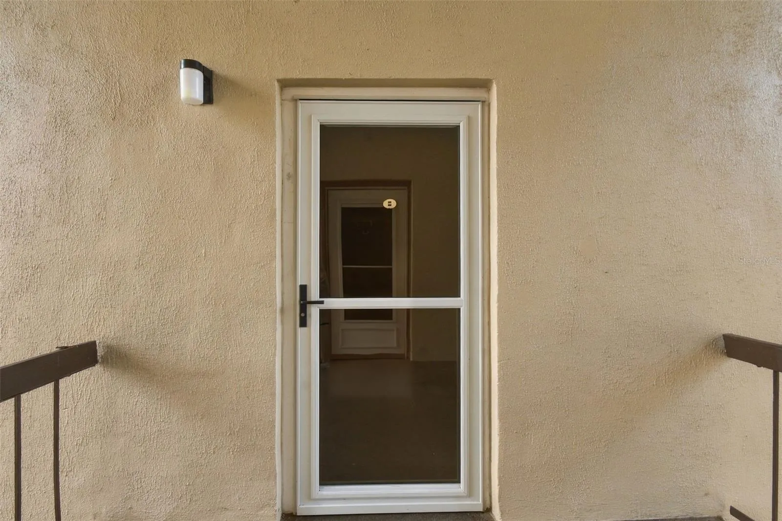 Storm door where top or bottom open with screen