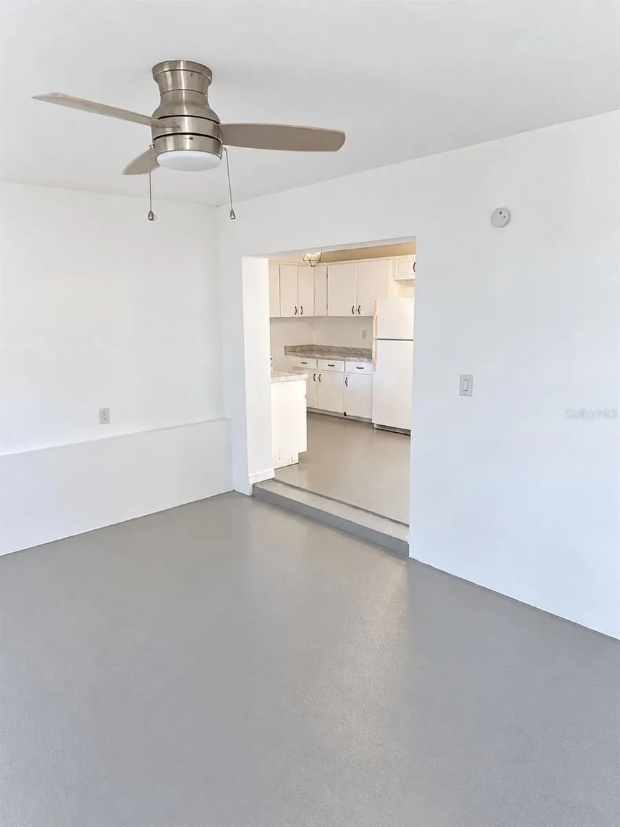 BACK ROOM / BONUS ROOM