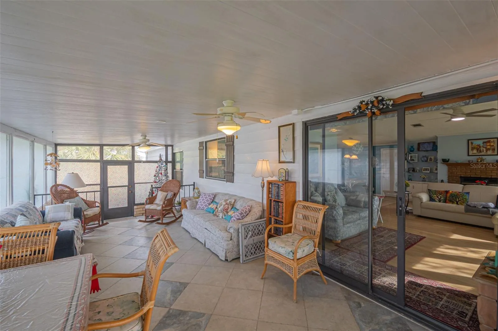 Lania / Florida Room