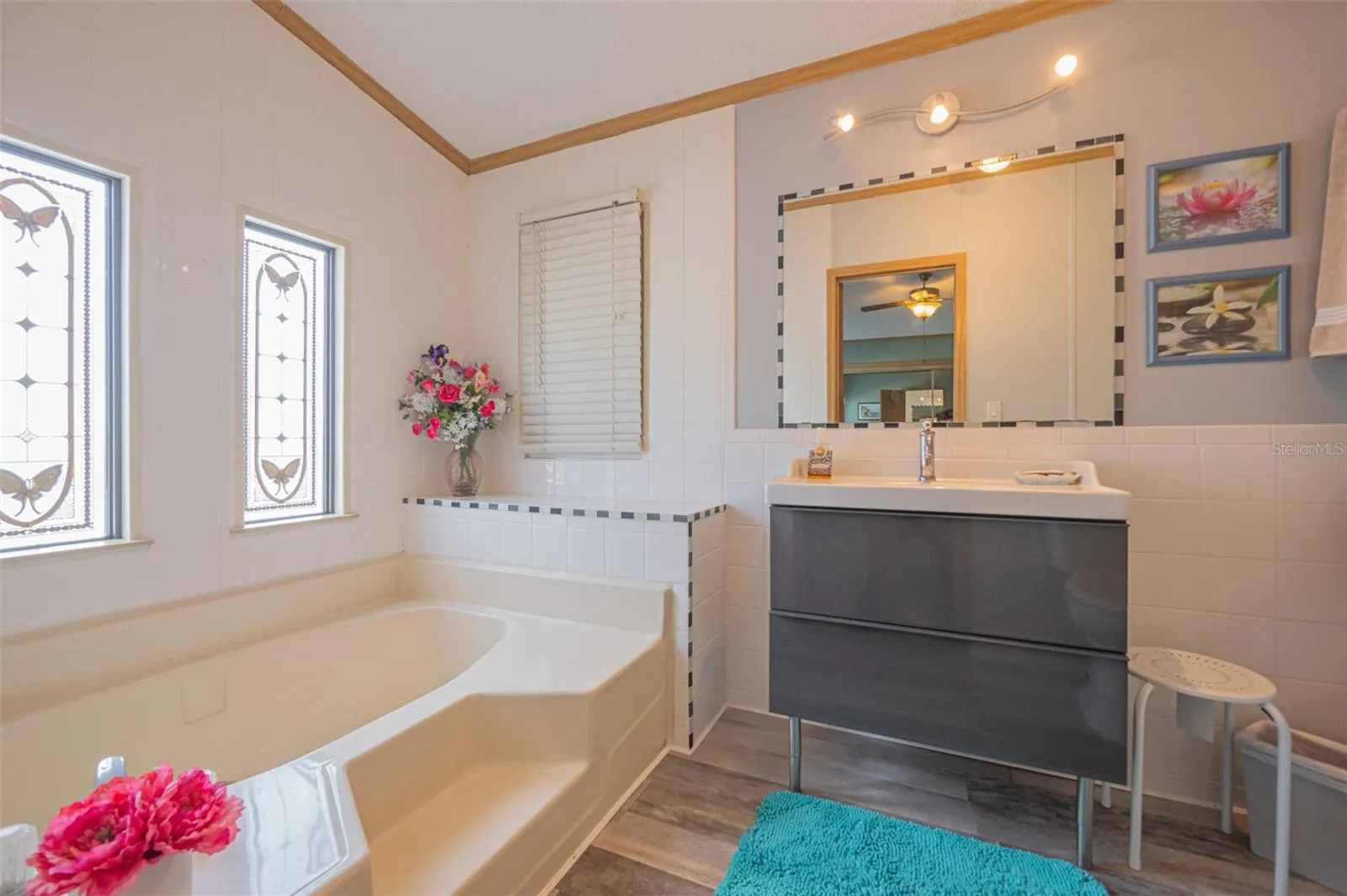 Primary Bathrooom