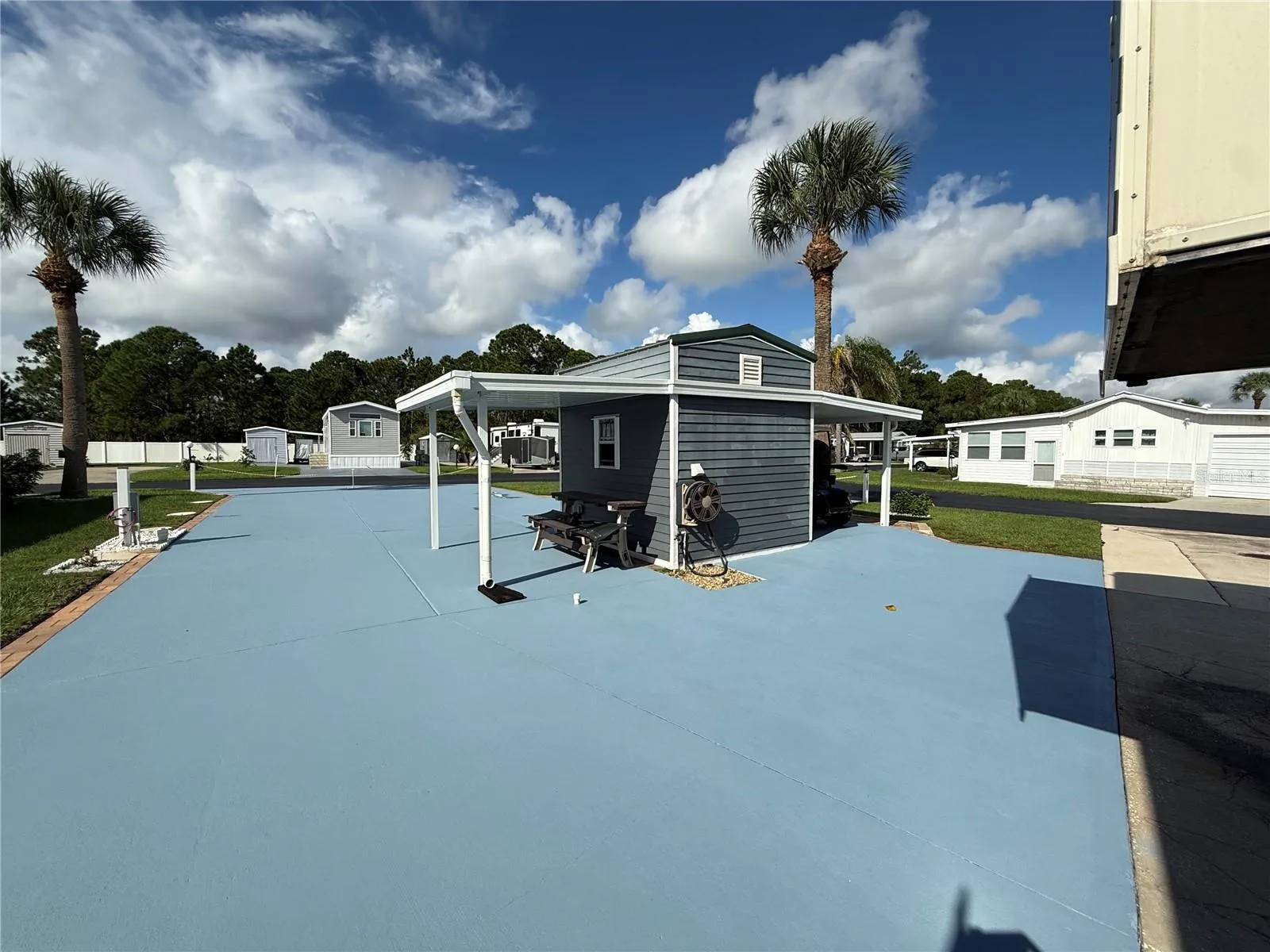 COVERED ENTERTAINING AREA