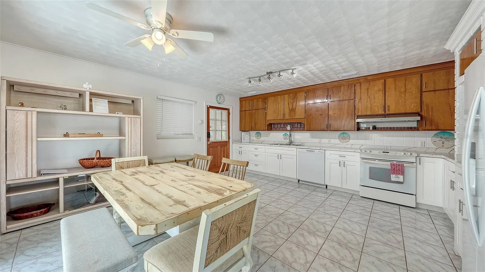 Kitchen Apt A