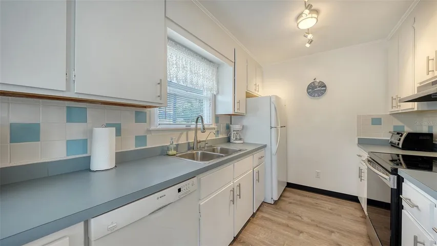 Kitchen Apt B