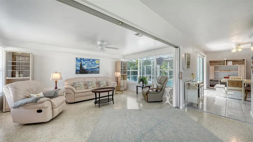 Florida room Apt A