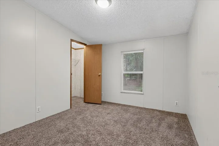 A light and bright third bedroom!