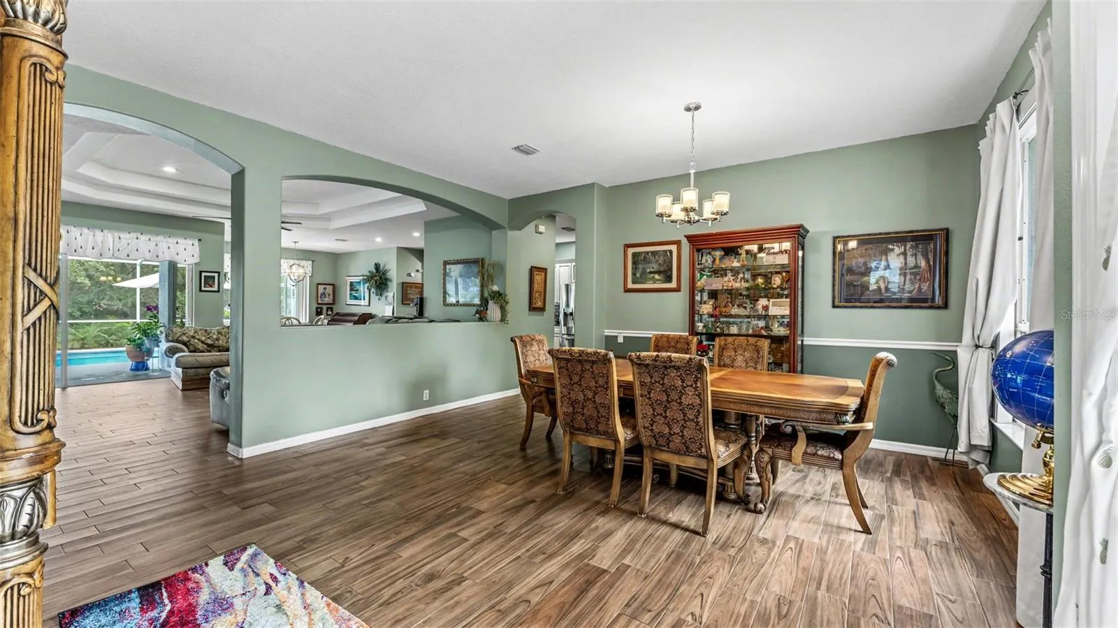 Formal dining room