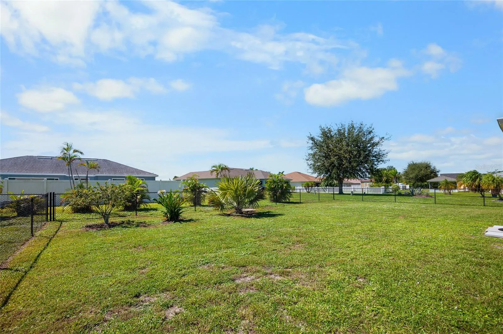fully fenced back yard