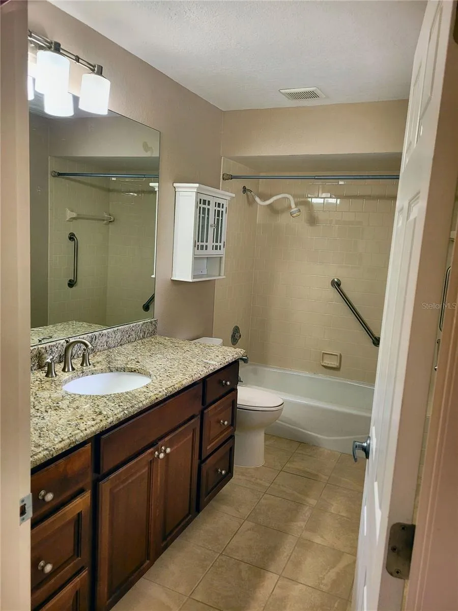 2nd Floor Bathroom