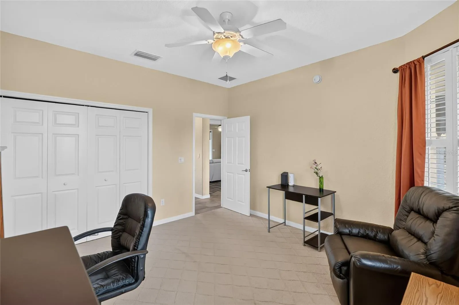 Bedroom/Office