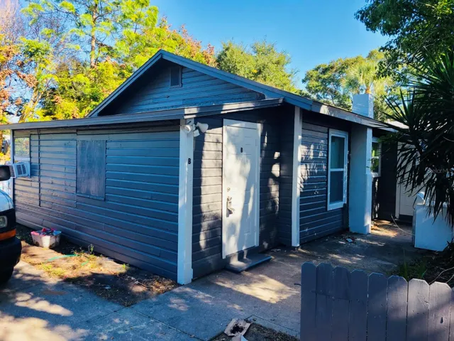 Exterior view of 602 4th Avenue NW.