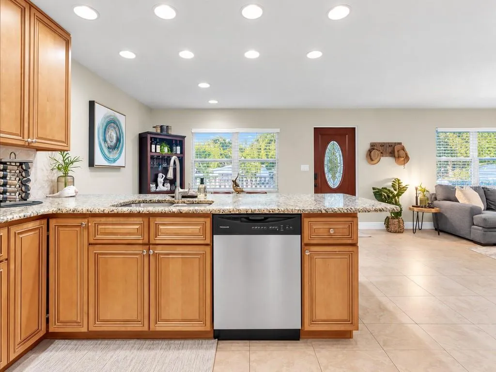 Kitchen &amp; Living room open floor