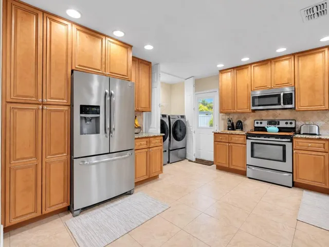 Kitchen &amp; Laundry