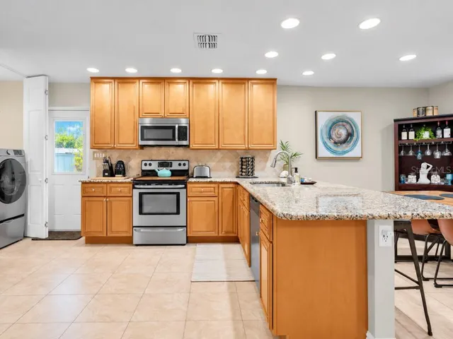 Kitchen &amp; Dining