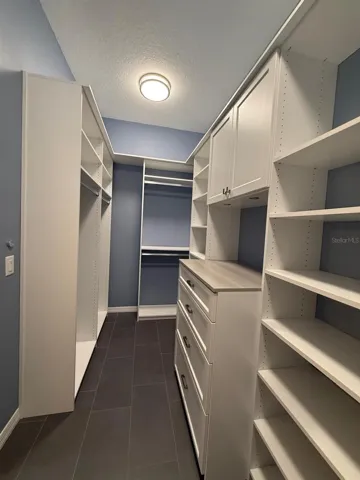 primary walk-in-closet