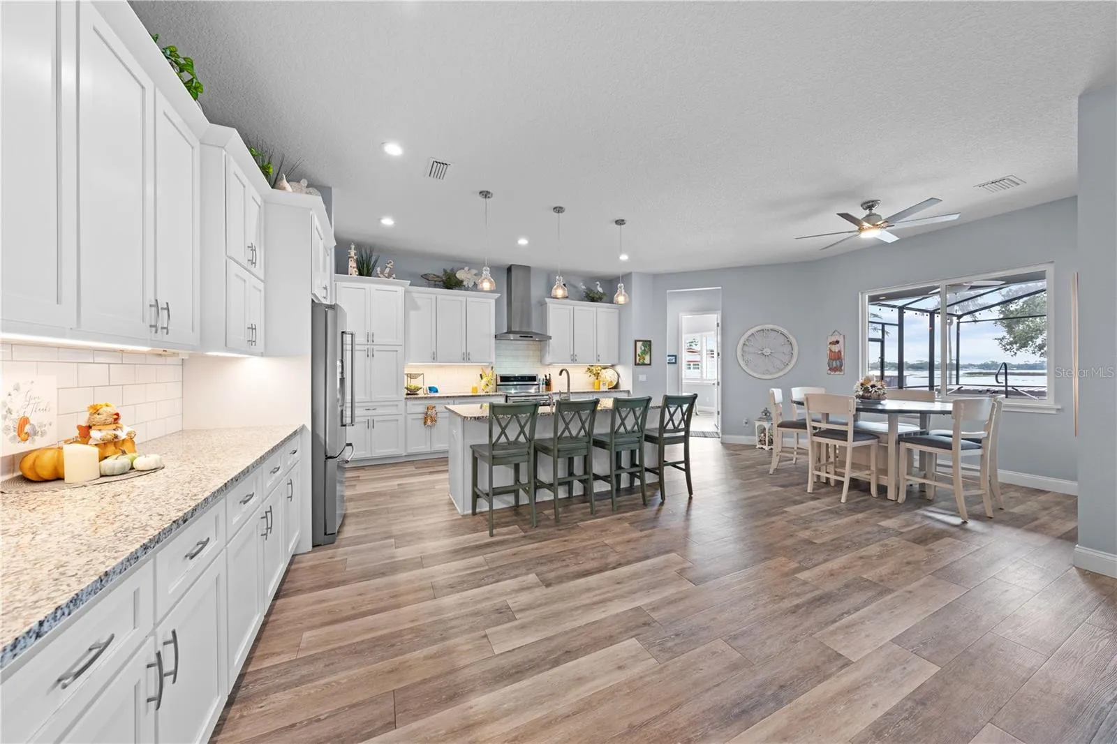 Spacious Kitchen with lots of counter space.