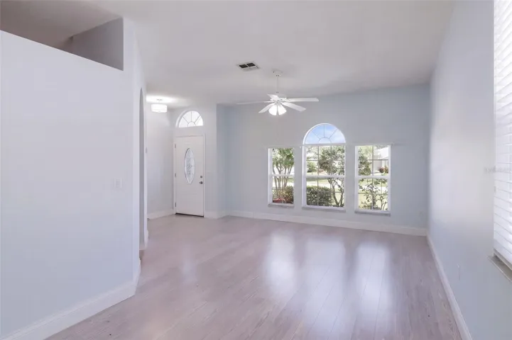 Living Room/Flex Space