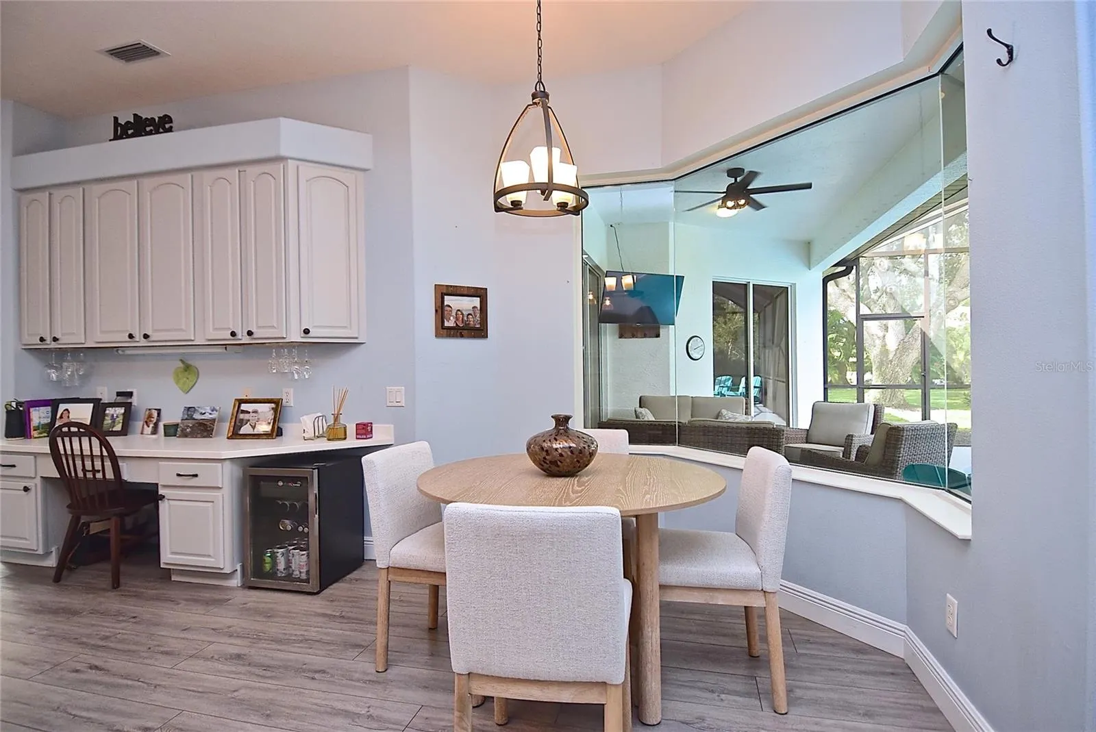 Breakfast nook