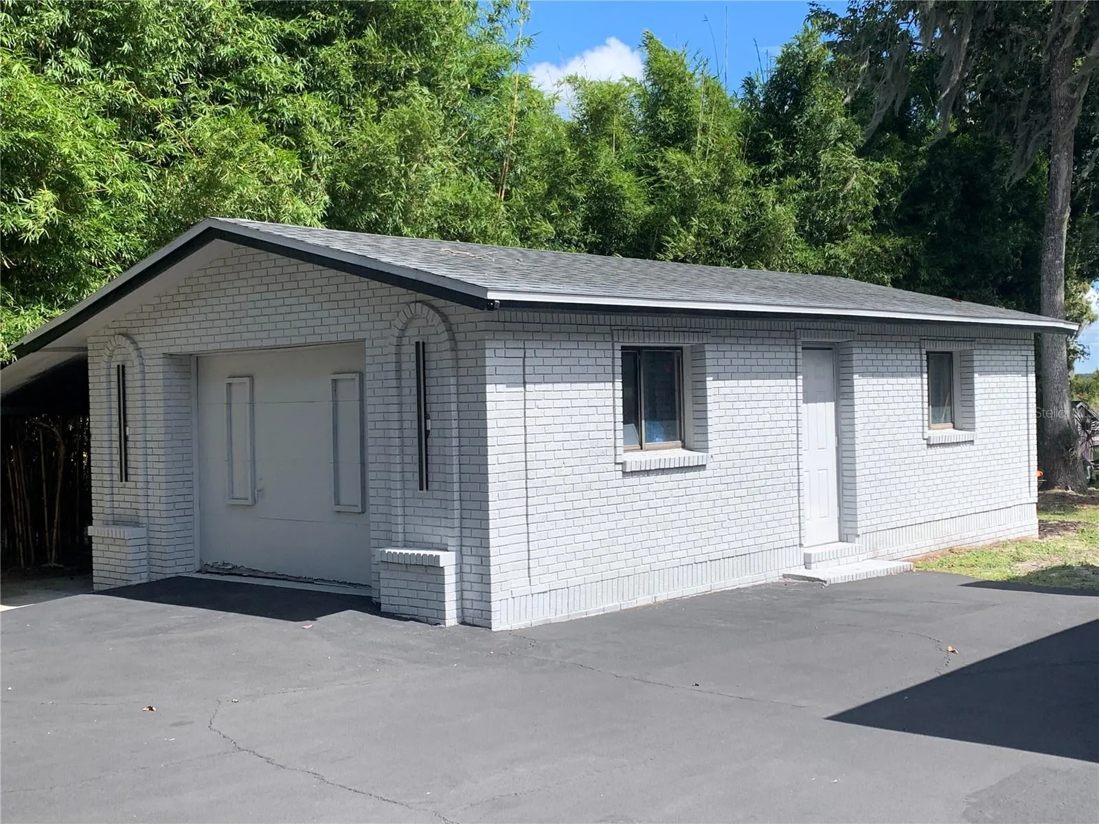 Garage/Workshop Front