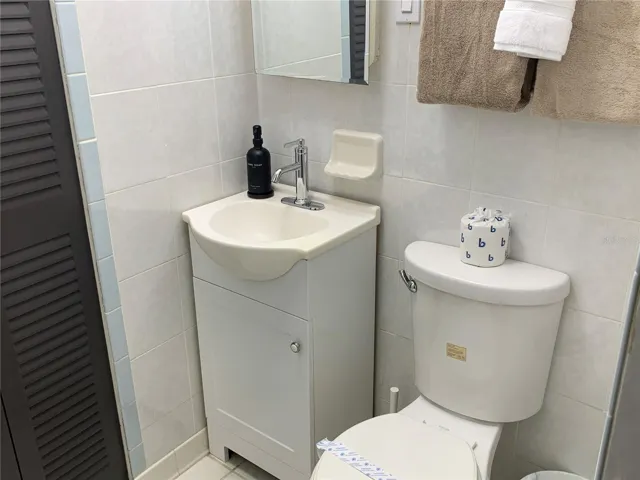Guest Bathroom 2