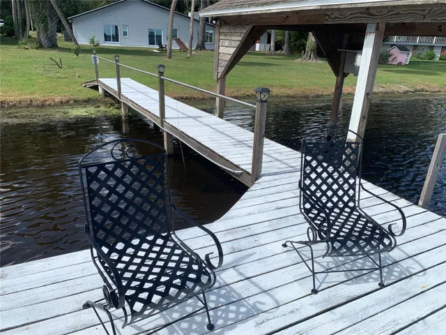 Dock