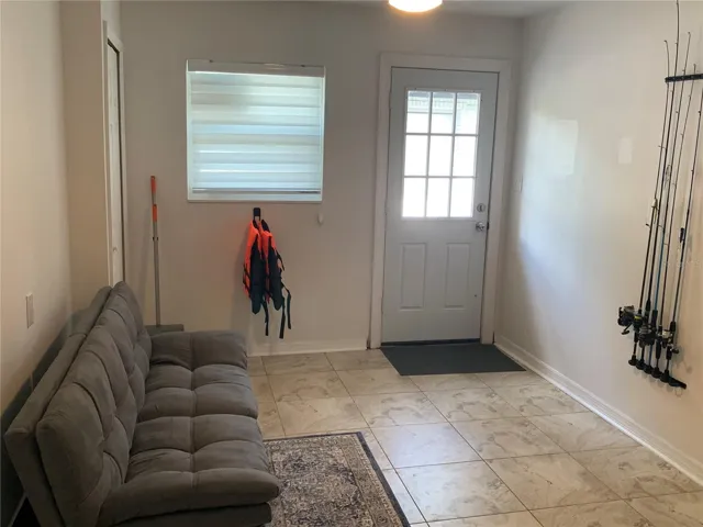 Bonus Room with Side Entry