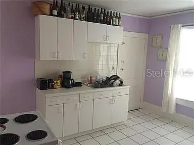 117 Annie kitchen