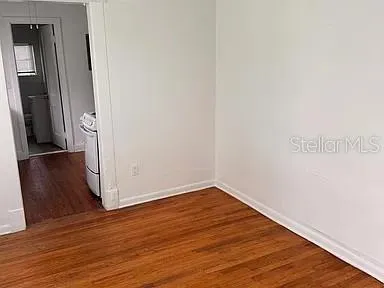 117 Annie bedroom, hardwood floors