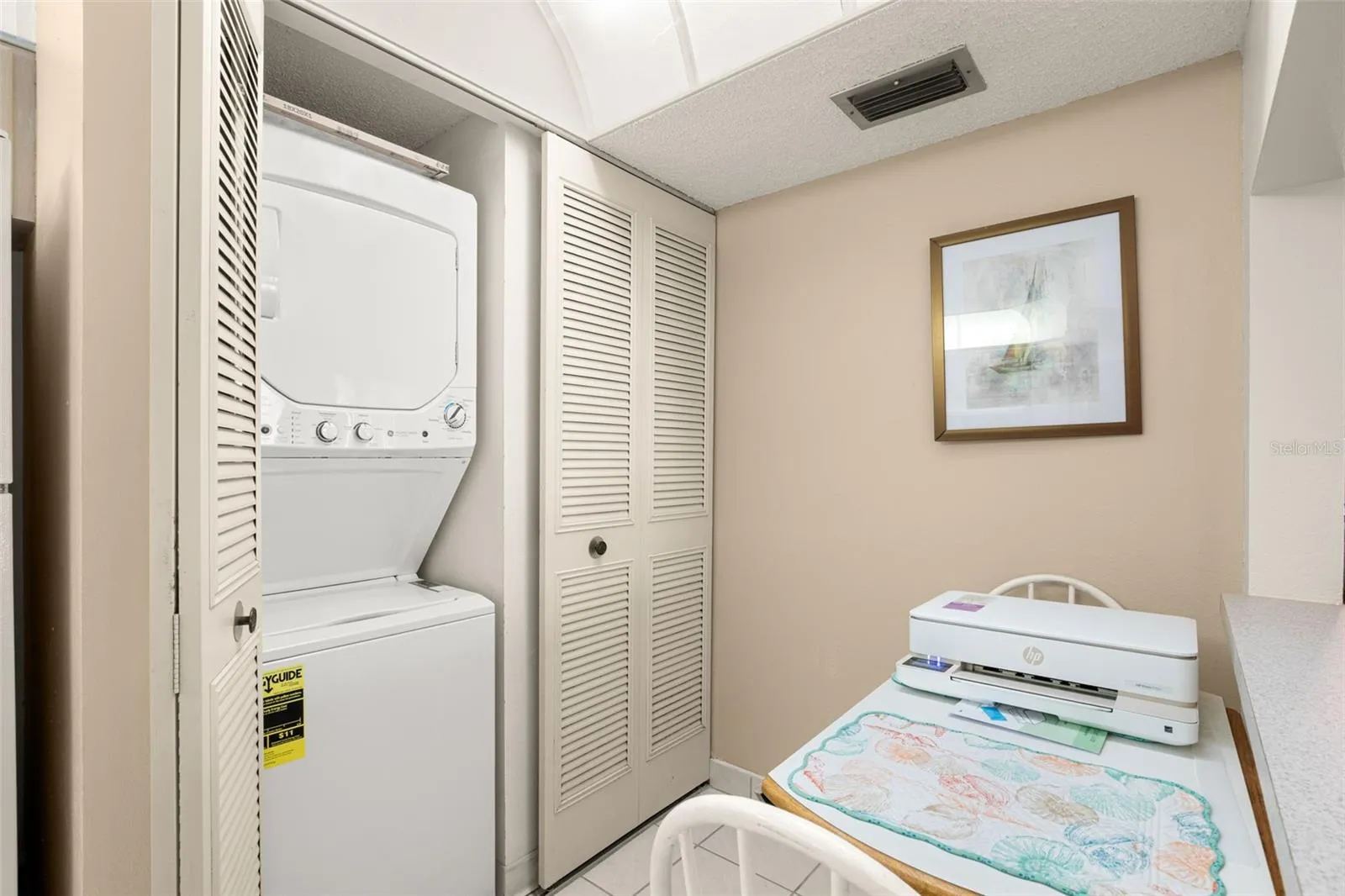 Washer/dryer in kitchen