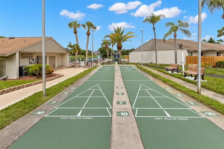 Shuffle board