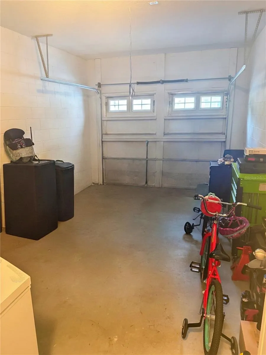 1 Car GarageGarage