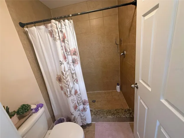 Bath 2 - Shower