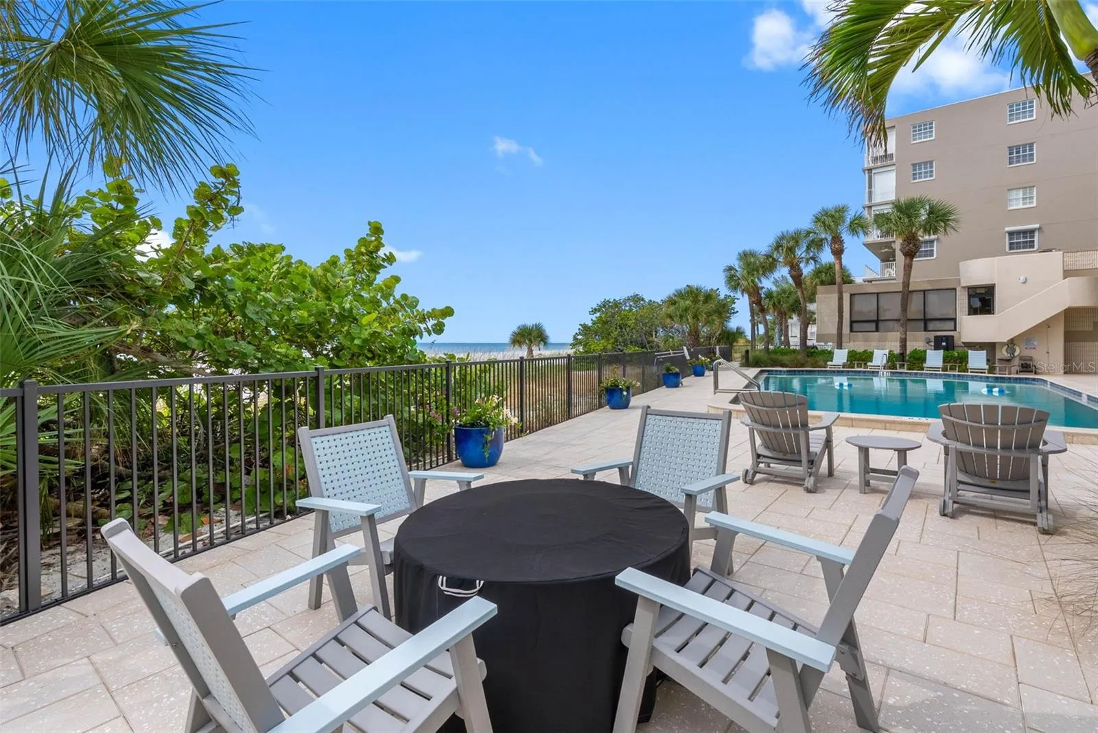 Gulf front Firepit on pool deck