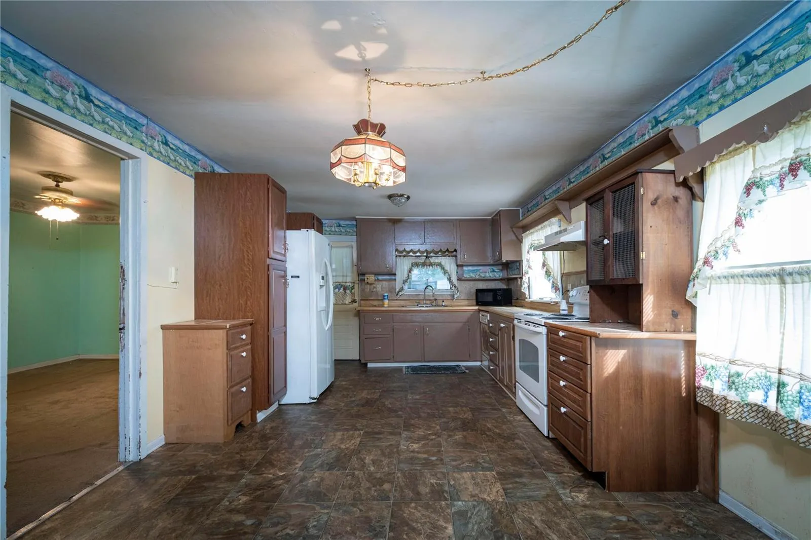 Kitchen with Dinette space
