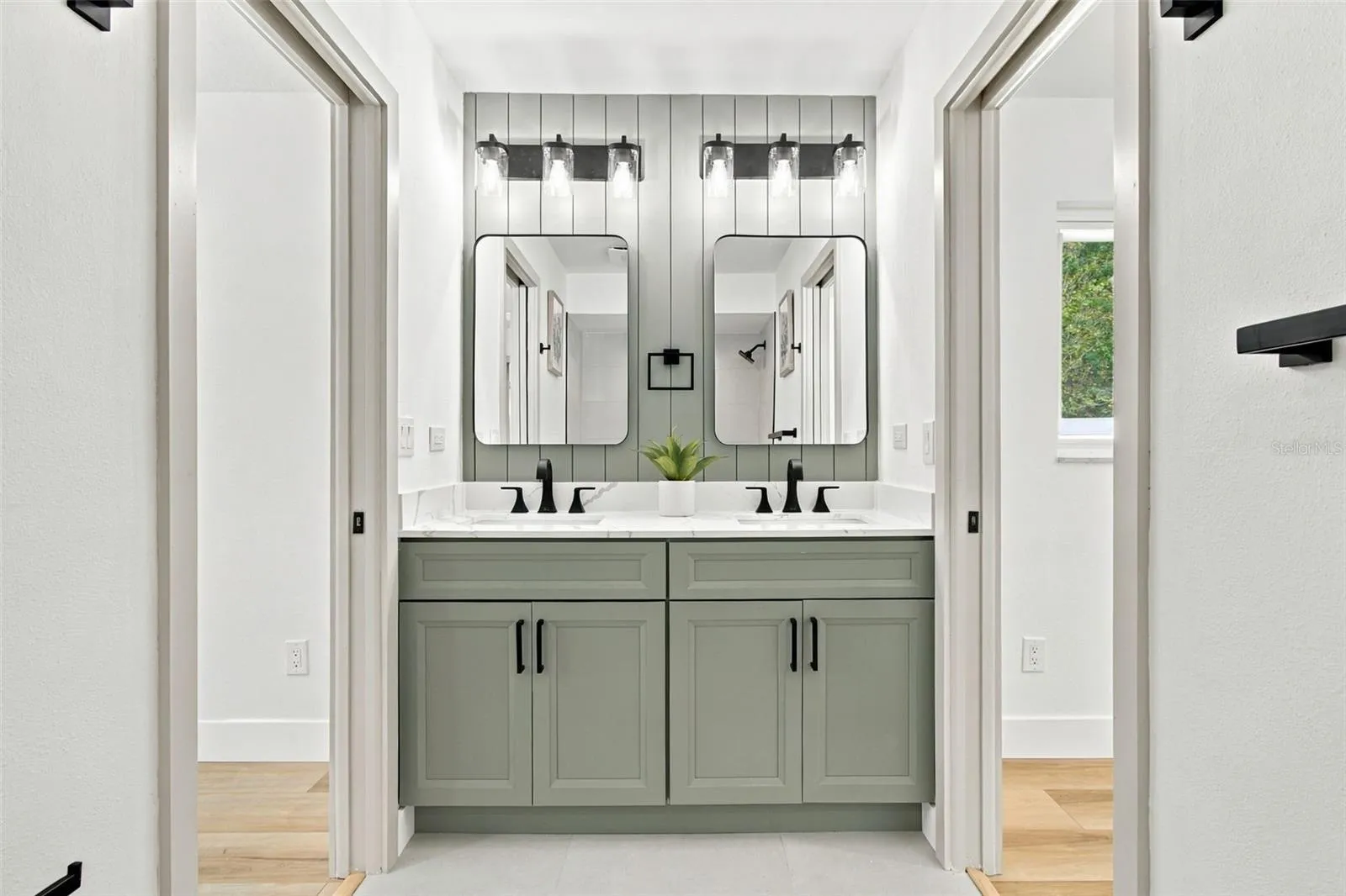 Jack &amp; Jill Bath