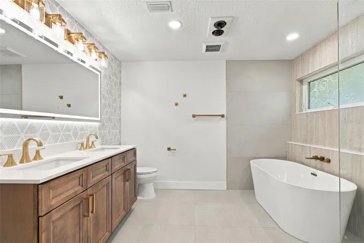 Primary bath