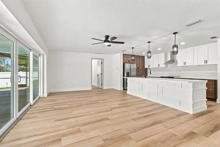 Kitchen Island / Family Room