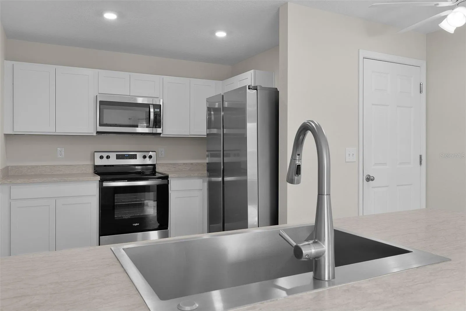 STAINLESS STEEL APPLIANCES