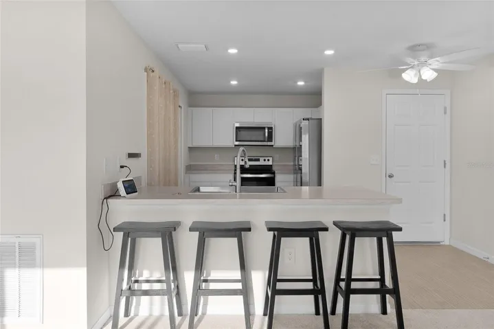 COUNTER WITH ROOM FOR SITTING
