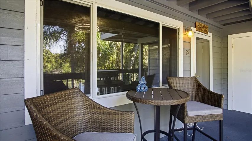 Front sitting area