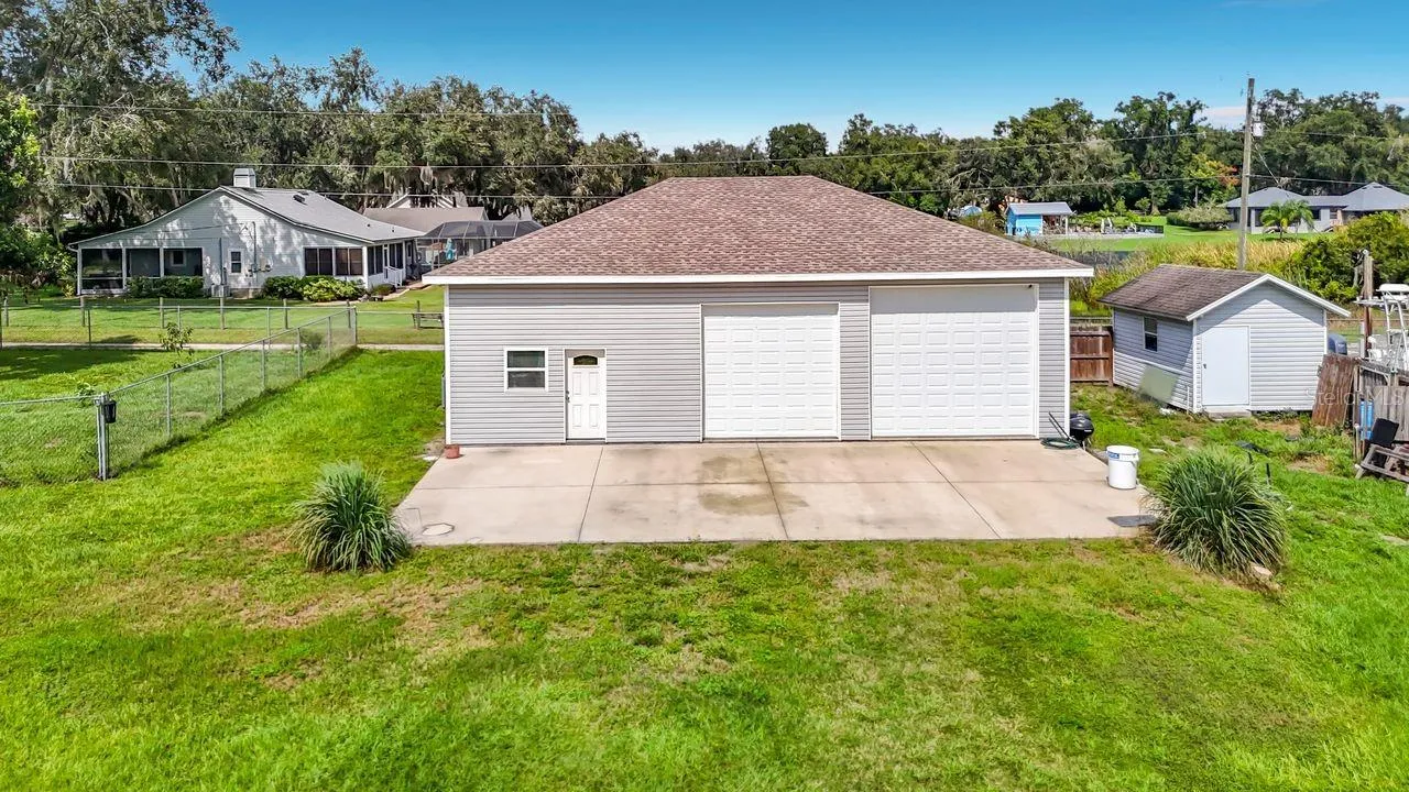 Detached garage
