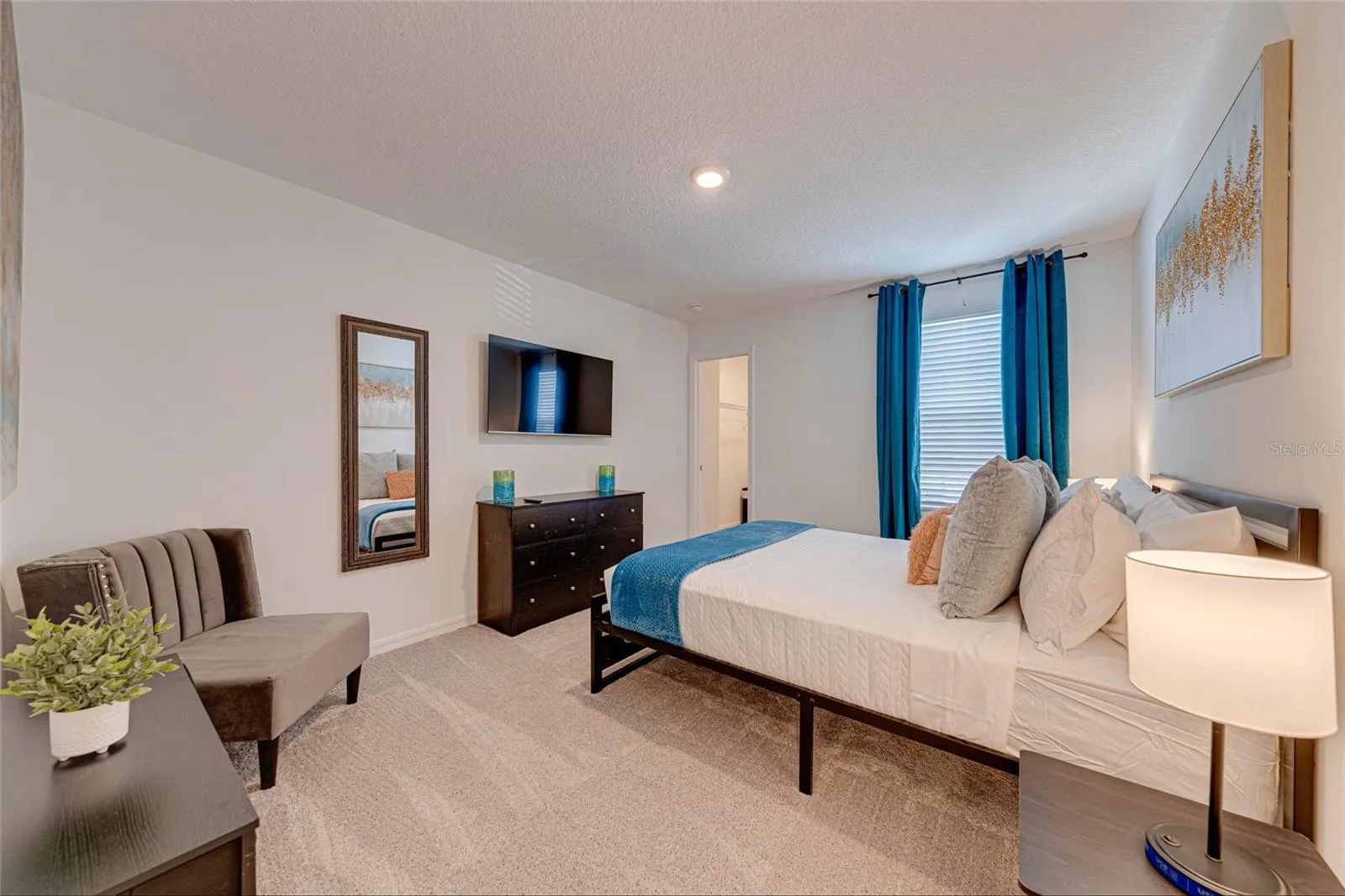 Guest Bedroom – Additional View    Additional bedroom view showcasing the home’s comfortable and fully furnished accommodations.