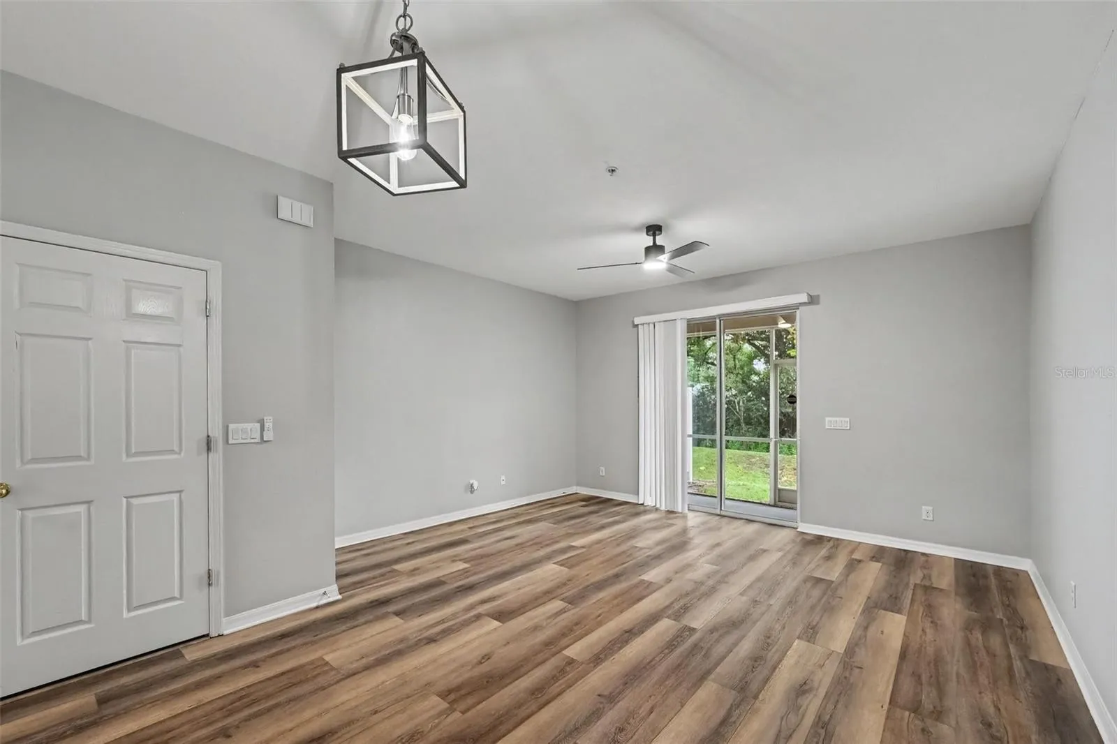 New high end laminate flooring