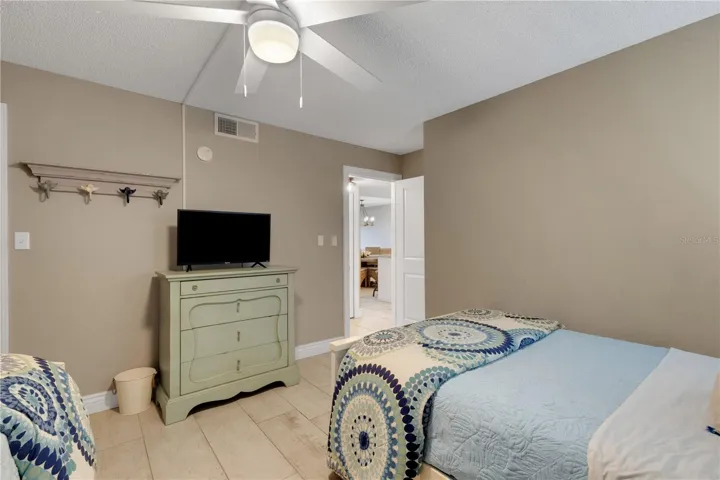 Second bedroom